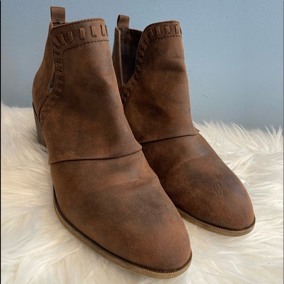 ROCK N CANDY LIPTON CHELSEA BOOTIES WOMAN’S SZ 10 NWOT - Picture 1 of 10